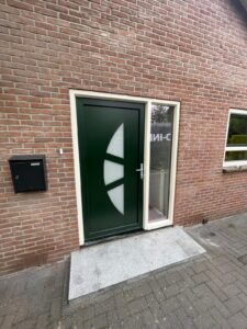 Kunststof Deur Zuidlaren - Wit Houtnerf - Donker Groen Houtnerf